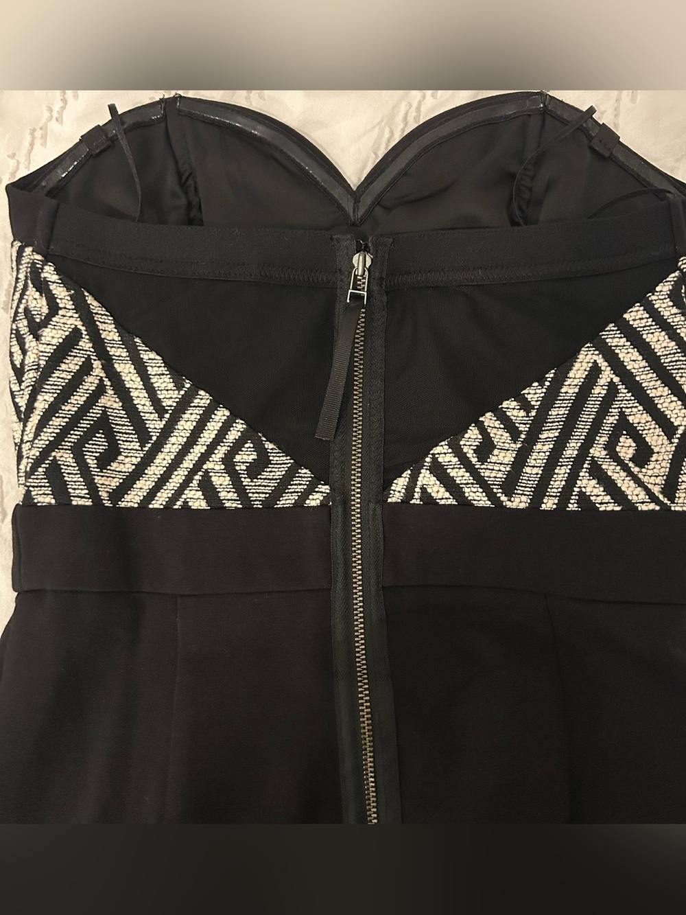 Guess Vixen Strapless Sweetheart Mini Dress Geometric Tapestry Size 4 Sheer Back - Picture 4 of 10